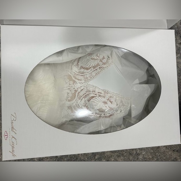 PRONOVIAS Barcelona— Magnolia BOHO wedding dress - Picture 7 of 9